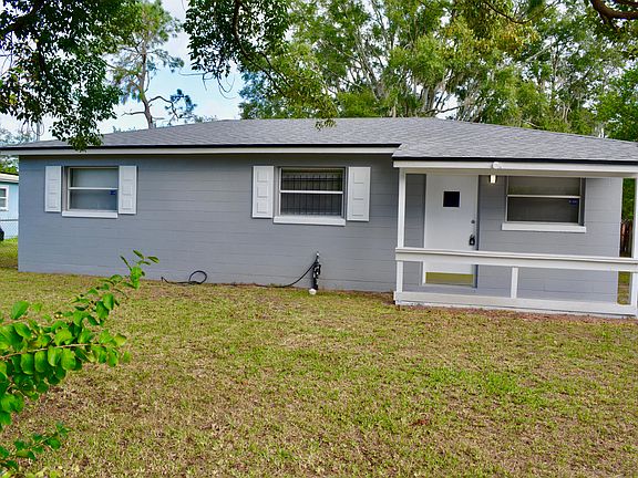 3rd image of 4615 Fairleigh Ave