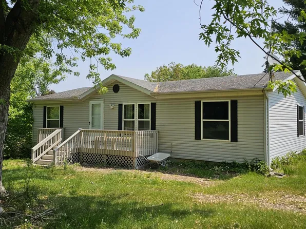 722 W Roe St, Buchanan, MI 49107