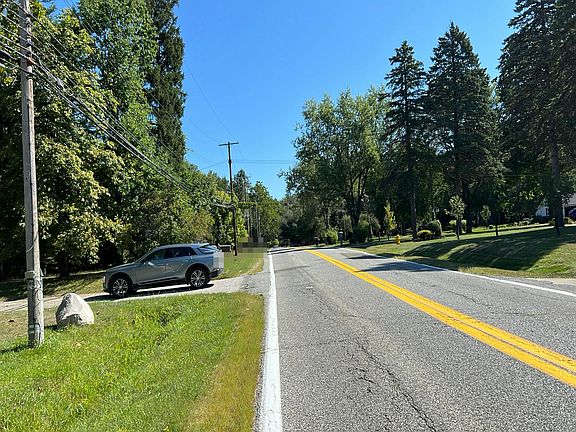 4th image of 15705 Millar Rd