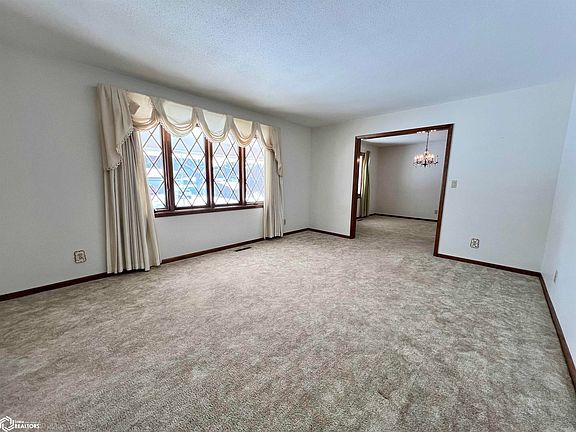 2nd image of 1307 W 15th Street Pl S