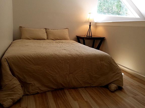 4th image of 3101 Sondra Dr APT 208