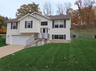 6448 Walnut Valley Dr, High Ridge, MO 63049