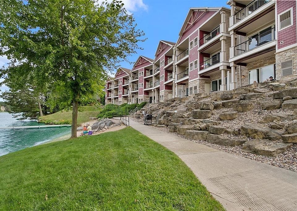 1st image of 680 E Hiawatha Dr #404