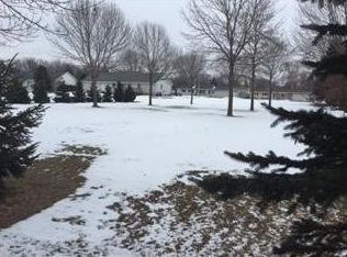 560 Superior Rd, Green Bay, WI 54311