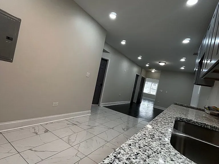 7730 S Cornell Ave #3 — Photo 59