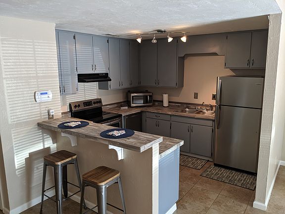 5th image of 127 Boardwalk Ln