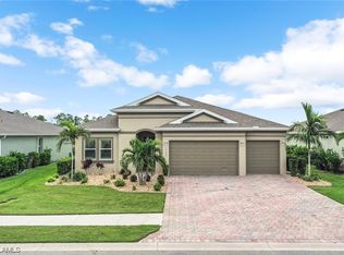3194 Amadora Cir, Cape Coral, FL 33909
