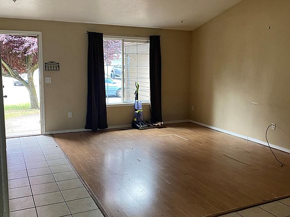 Entry way/ Living room.