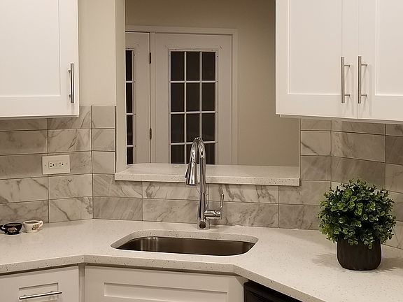 2nd image of 607 Quincy Bridge Ln APT 101