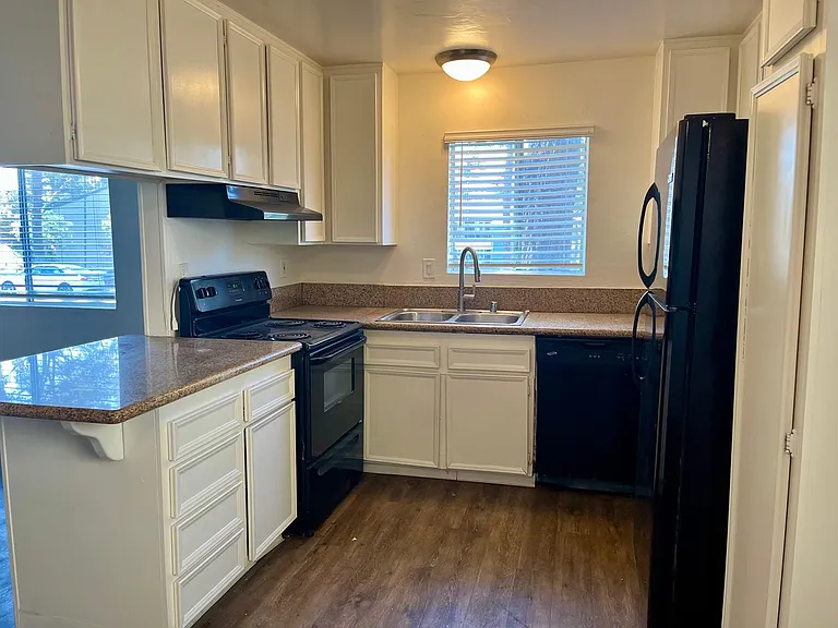 Remodeled 3 Bed/ 2 Bath Clairemont Mesa — Photo 6