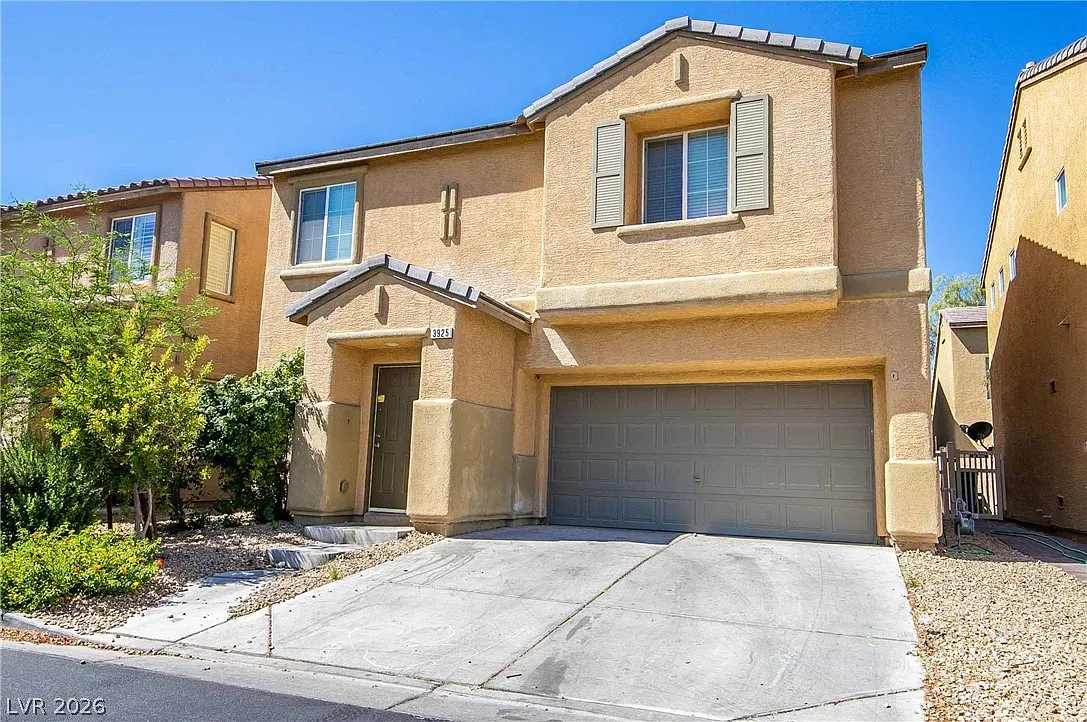 3 bed, 2.5 bath, 1902 sqft, $1,955 — Photo 2