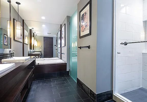 5th image of 40 Broad St APT 12E