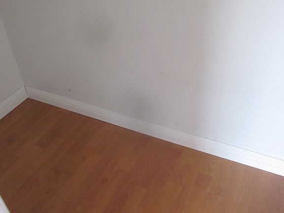 5th image of 283 Redondo Ave APT 9