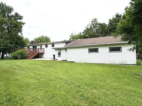 5th image of 220 Inderlee Ave S