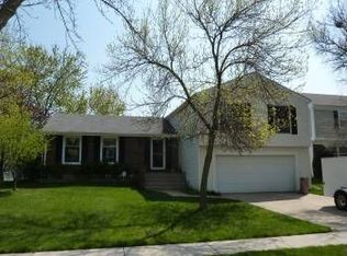 1405 Oxford Dr, Buffalo Grove, IL