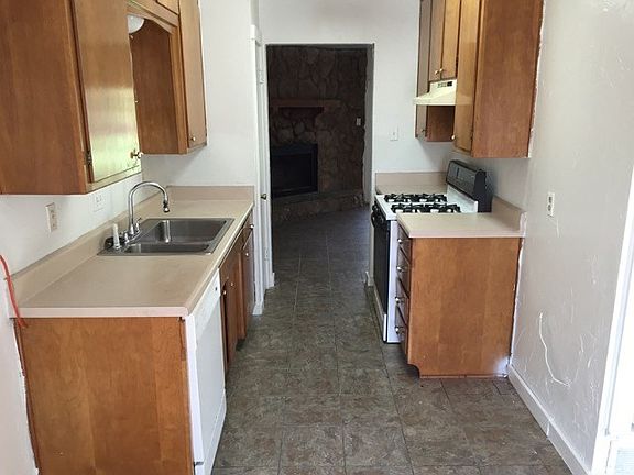 3rd image of 513 Wallace Dr
