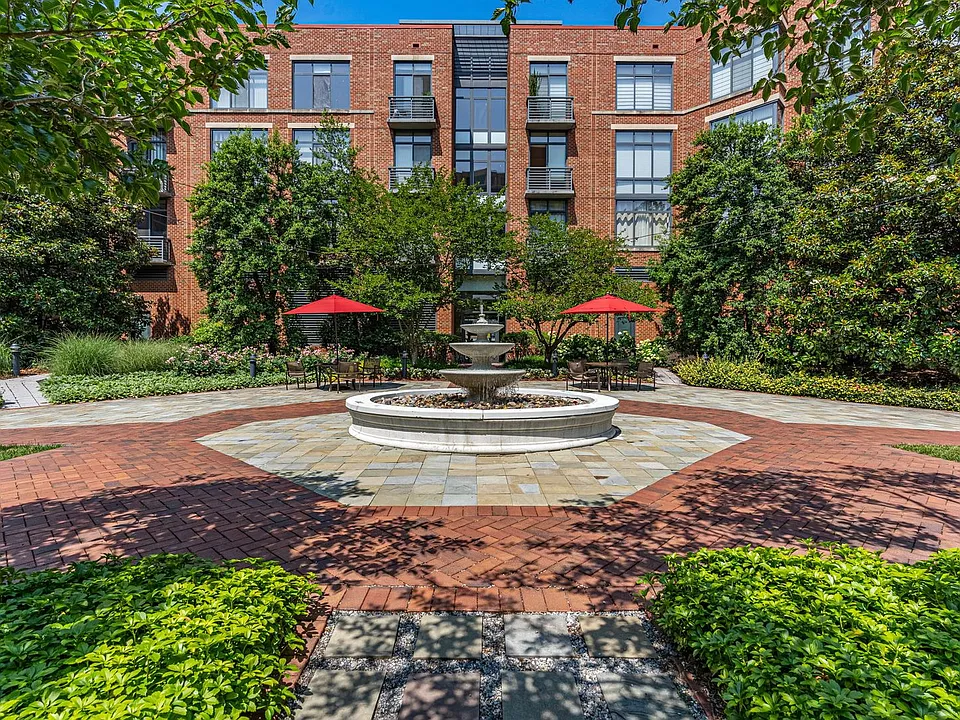 520 John Carlyle St #304