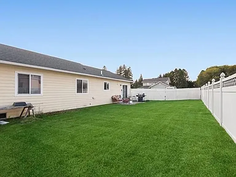 7 Darlene Rd — Photo 27