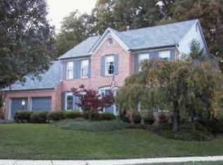 7823 Belleflower Dr, Springfield, VA 22152