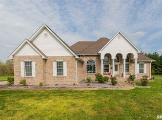 14230 N Manhattan Ln, Mount Vernon, IL 62864
