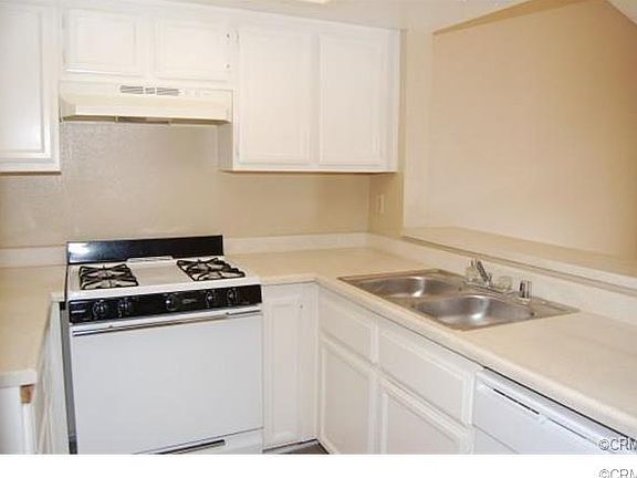 5th image of 1025 N Tippecanoe Ave Unit 101