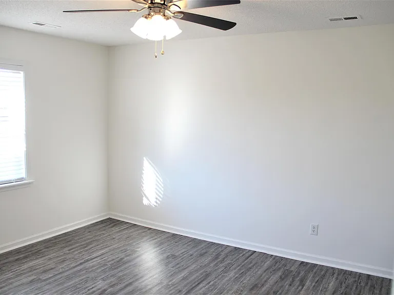 1306 Jessica St — Photo 27