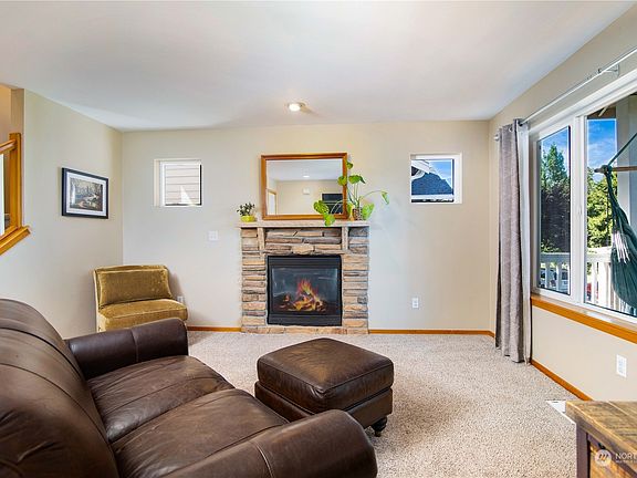 4th image of 6413 NE 77th Avenue
