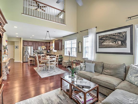 2nd image of 15 Constitution Dr