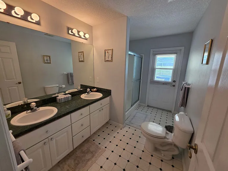 1398 N Foxrun Ter — Photo 42