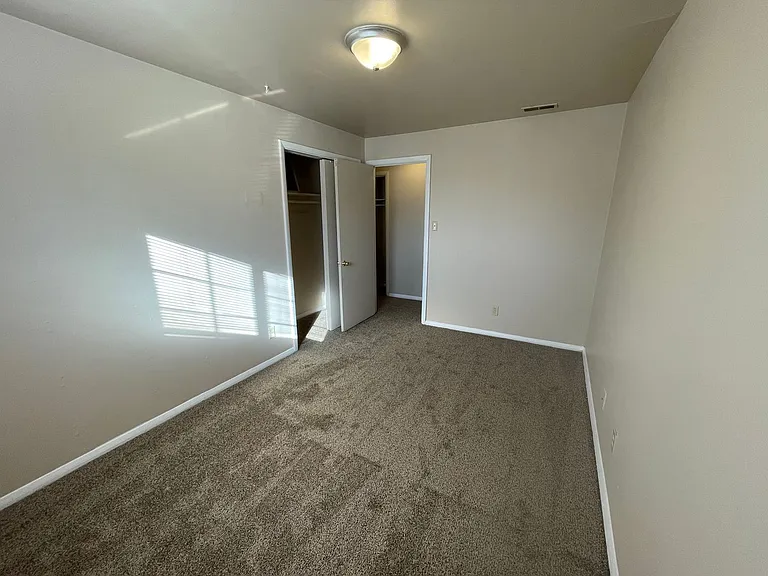 60 - ADDISON APARTMENTS — Photo 10