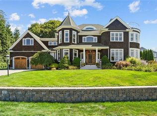 74 Bayberry Rd, Narragansett, RI 02882