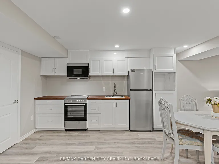 55 Kline Cres — Photo 19