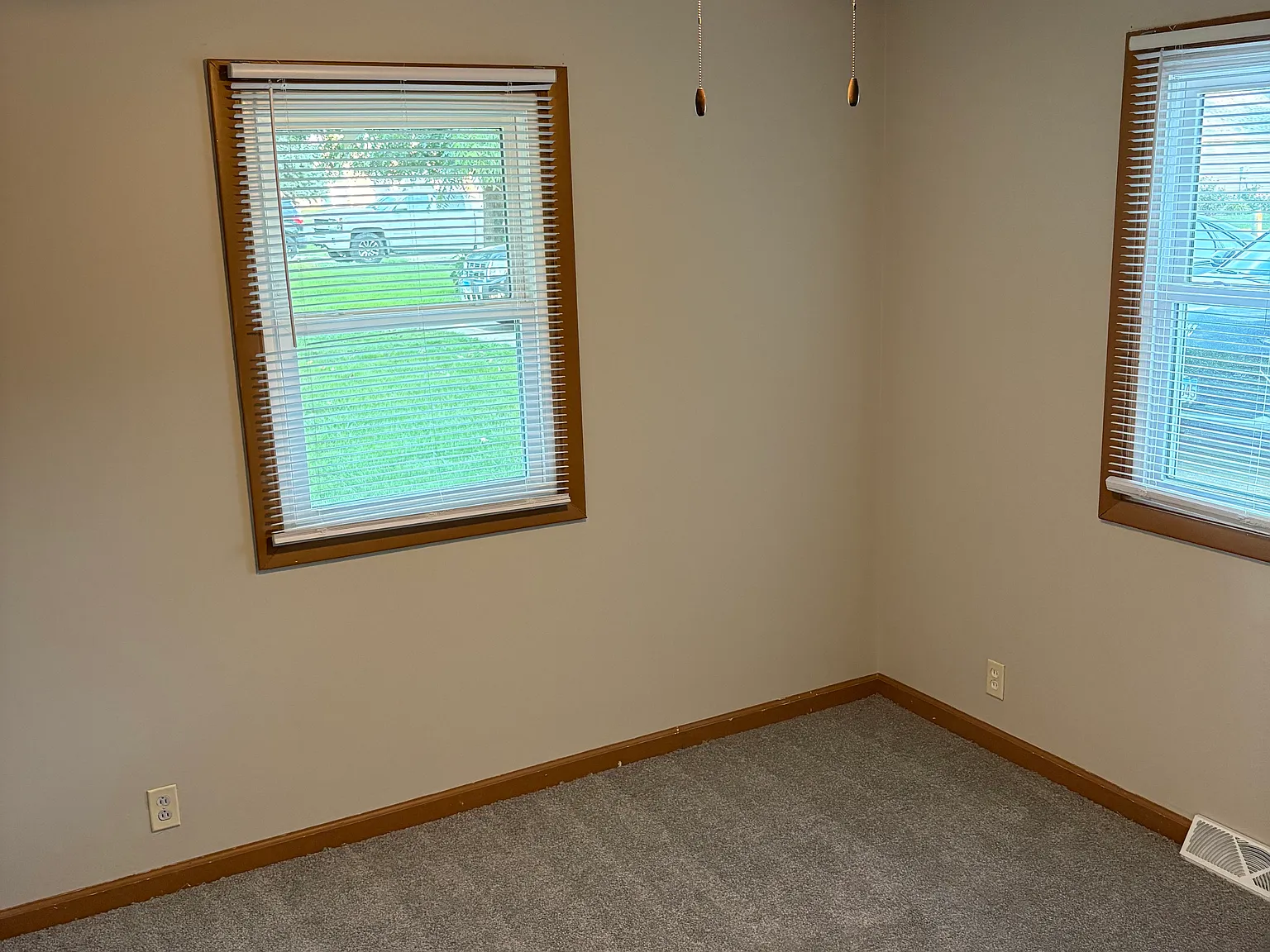 2 bed, 900 sqft, $1,045 — Photo 4