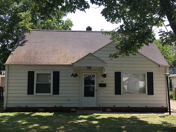 4th image of 371 E 232nd St