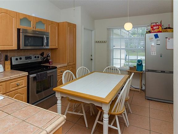 5th image of 1120 SW Alexandria Ave