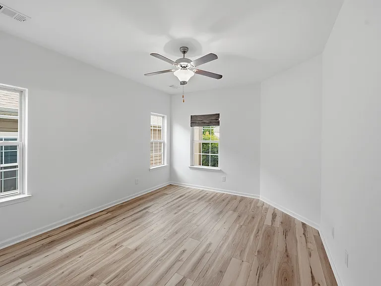 5003 Hemlock Ct — Photo 17