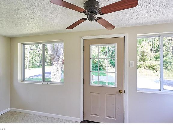 3rd image of 4660 Dale St