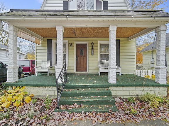 3rd image of 5613 Oak St