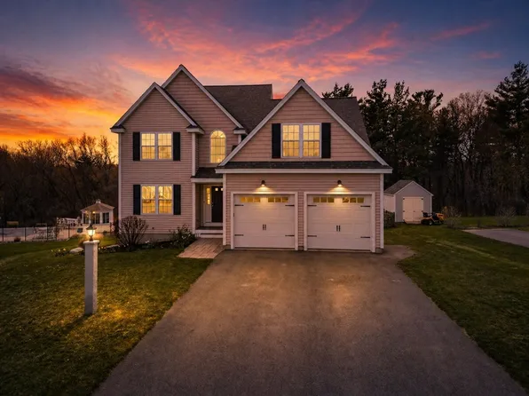 12 Poplar Hill Cir, Merrimac, MA 01860