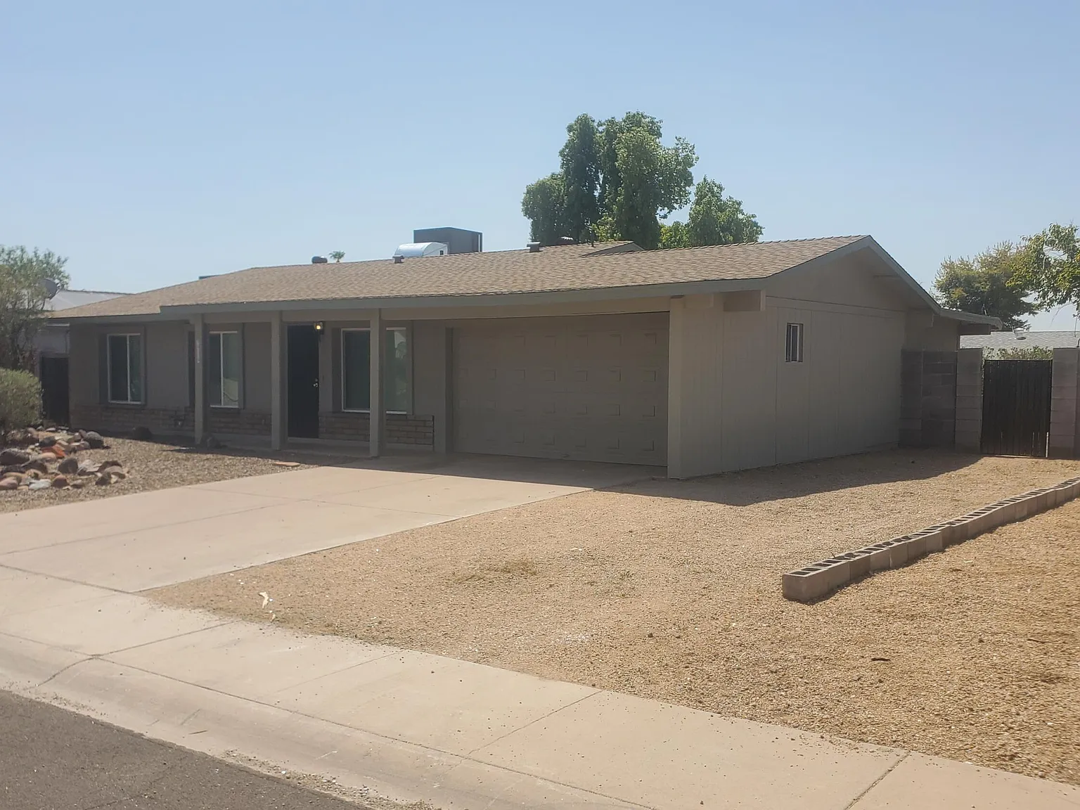 3 bed, 2.0 bath, 1296 sqft, $1,795 — Photo 3
