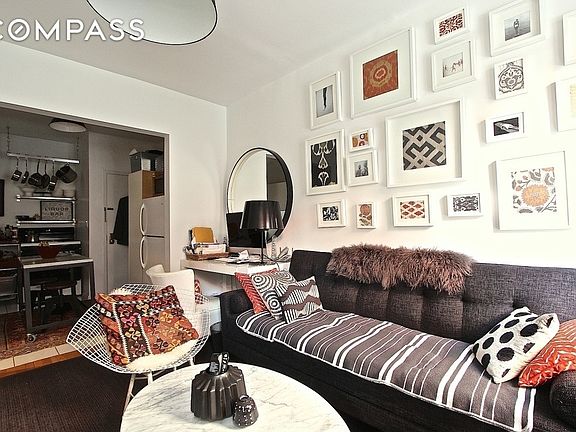 2nd image of 160 Prince St APT 3