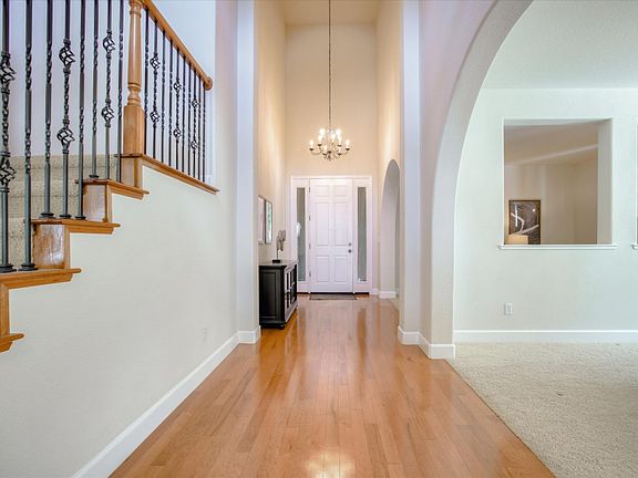 3rd image of 3525 Pleasant Creek Dr