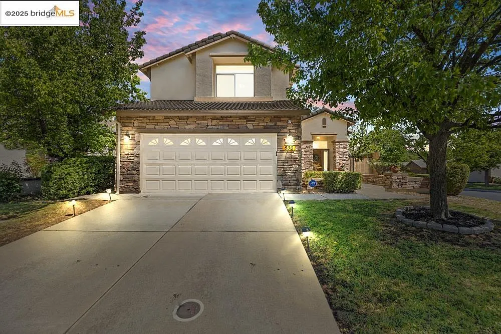 530 Kilsyth Ct photo 1