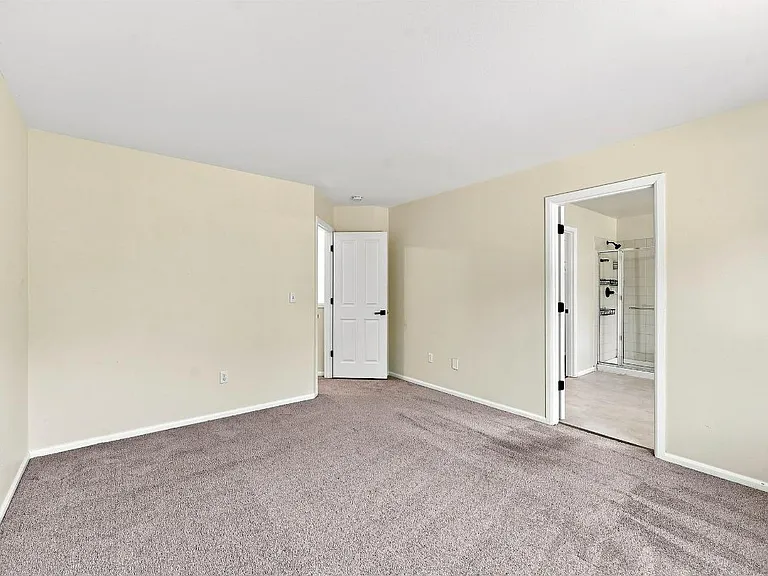 6038 Discovery St E — Photo 28