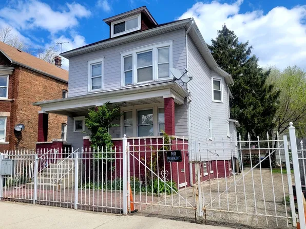 8553 S Escanaba Ave, Chicago, IL 60617