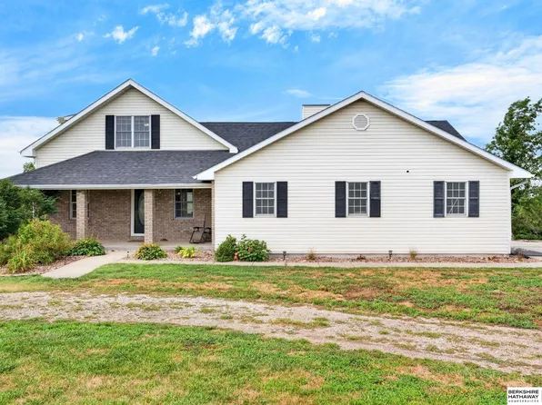 5601 Grace Ln, Lincoln, NE 68527