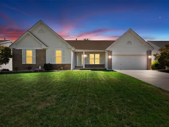 2247 Harborside Dr, Dardenne Prairie, MO 63368