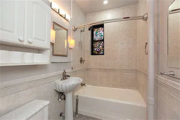 Rented by R New York | media 8