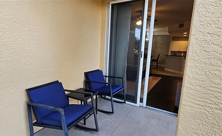 1502 SW 50th St #104 — Photo 15