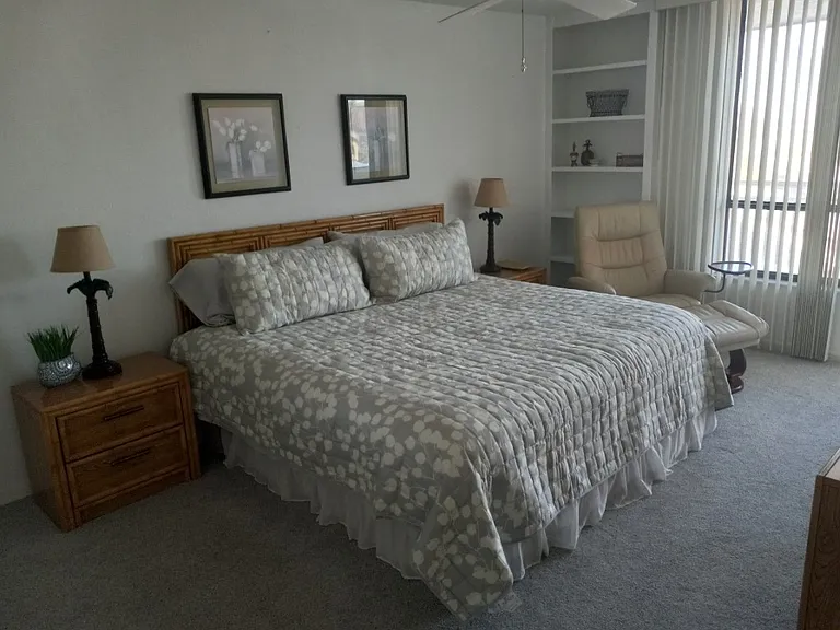 627 Alhambra Rd #301 — Photo 32